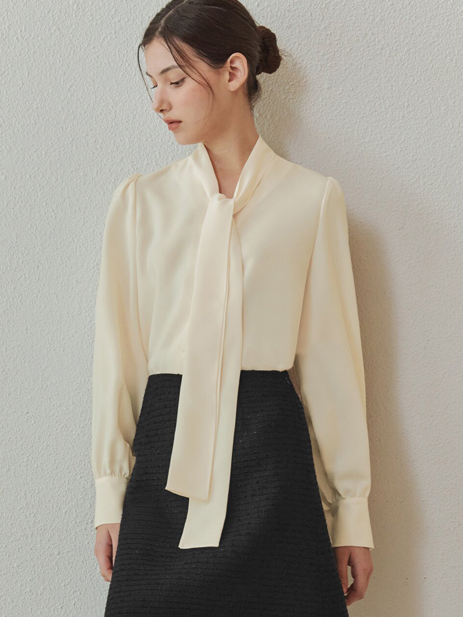 제로스트릿의 타이블라우스