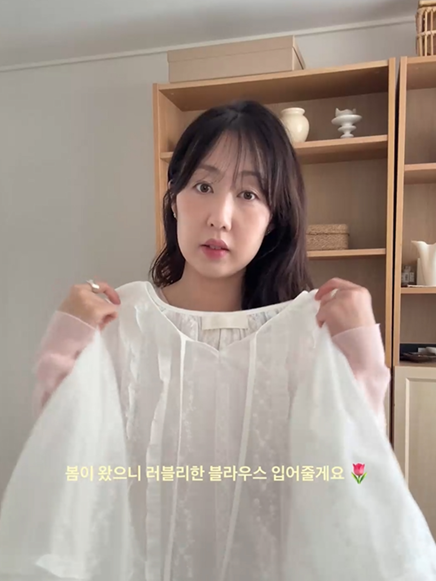 봄바람을 닮은 러블리 블라우스