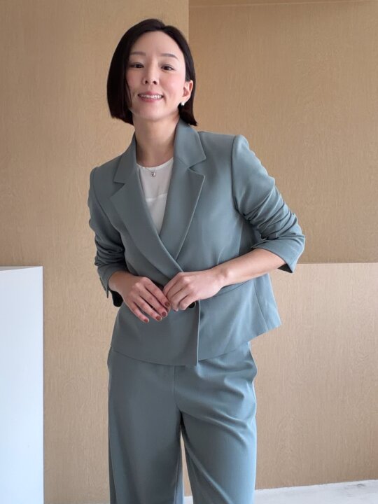 유행 타지 않는 타임리스 모임룩 가이드