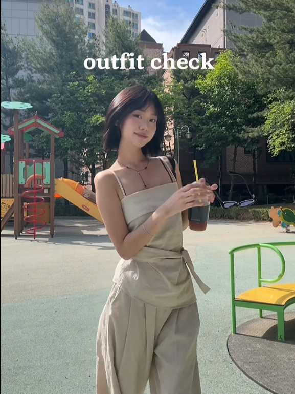 OUTFIT CHECK