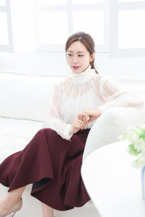 툭 걸쳐도 세련되게 살아나는 분위기