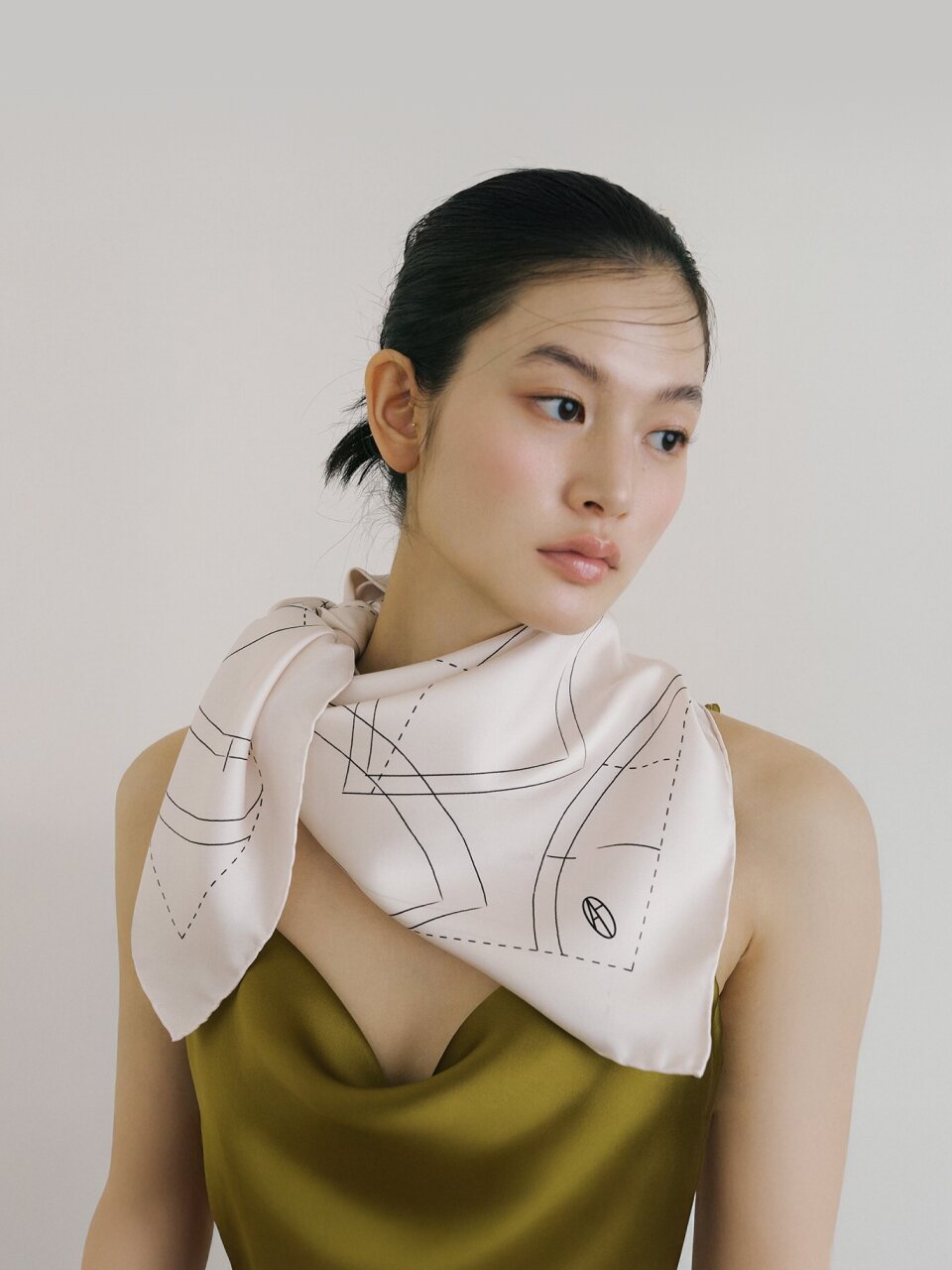 룩에 생기를 더해줄 '한 끗 포인트'