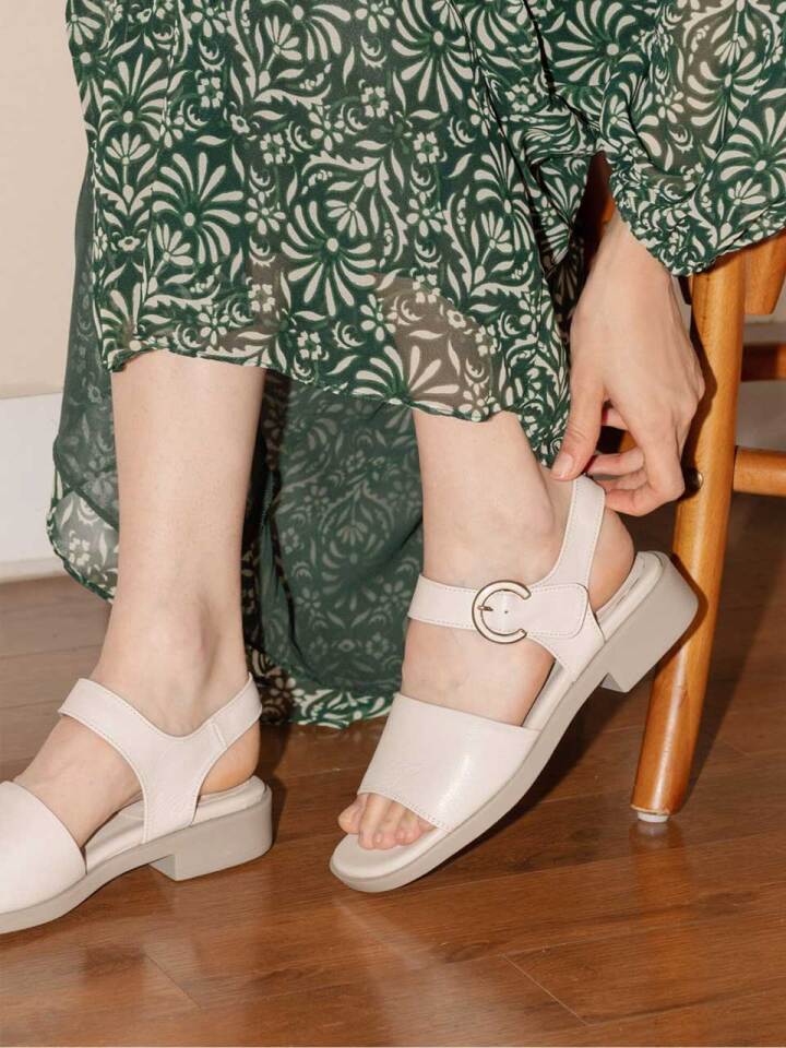 소중한 사람과의 순간을 위한<br>
편안함과 스타일을 모두 담은 슈즈