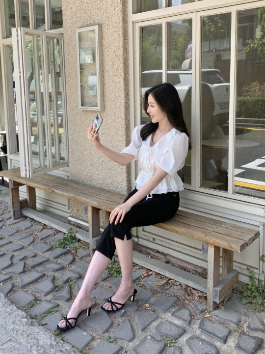 르로망 X 윤채경