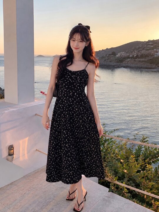 로맨틱 한 스푼 담은 휴양지룩