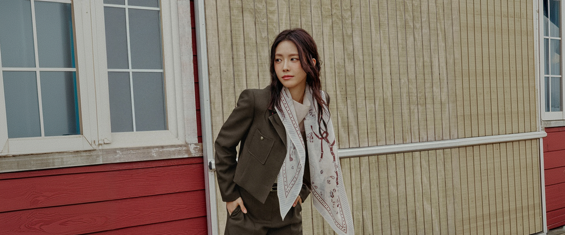 CURATED BY 손나은