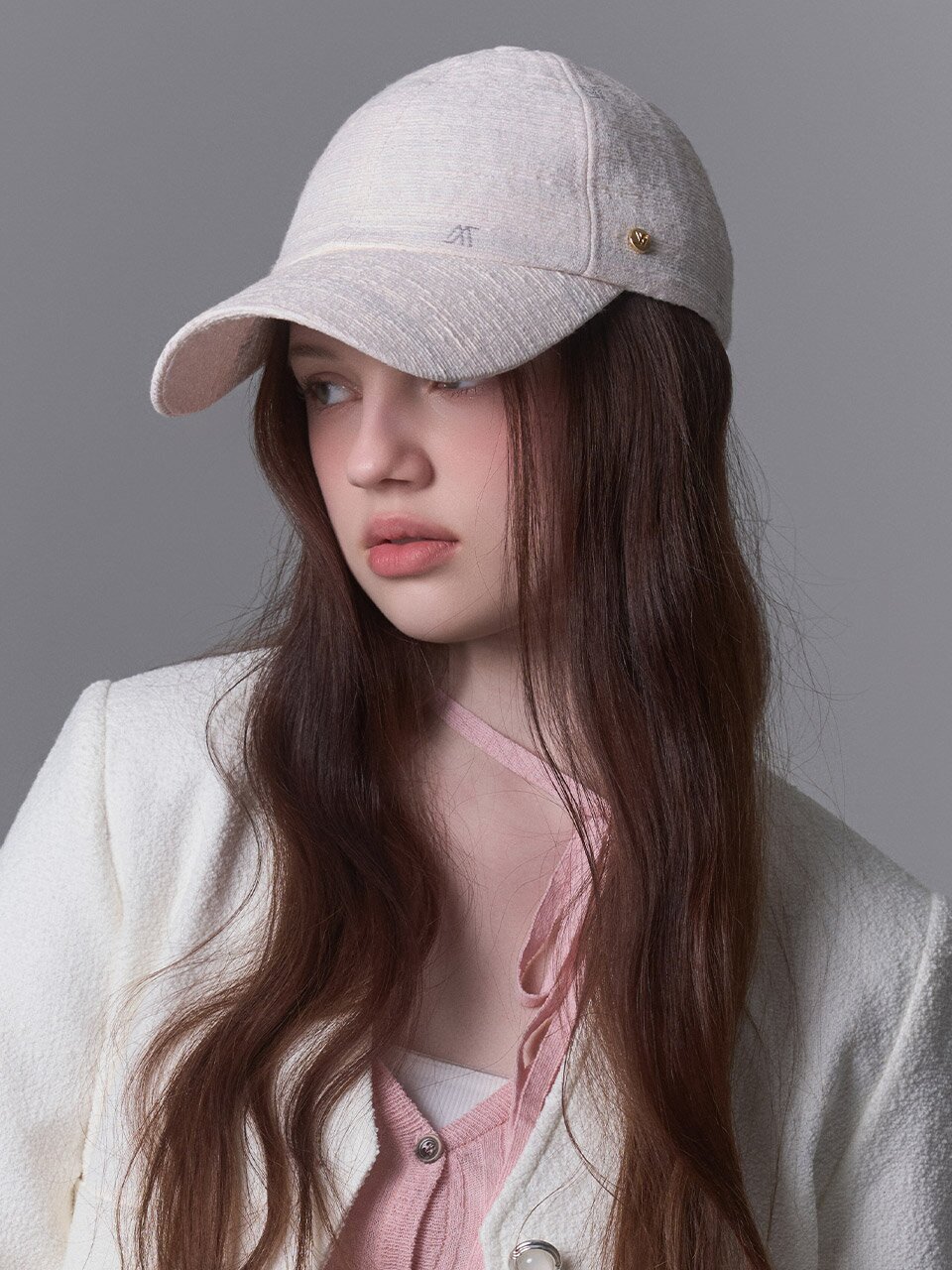 TOP OFF THE LOOK