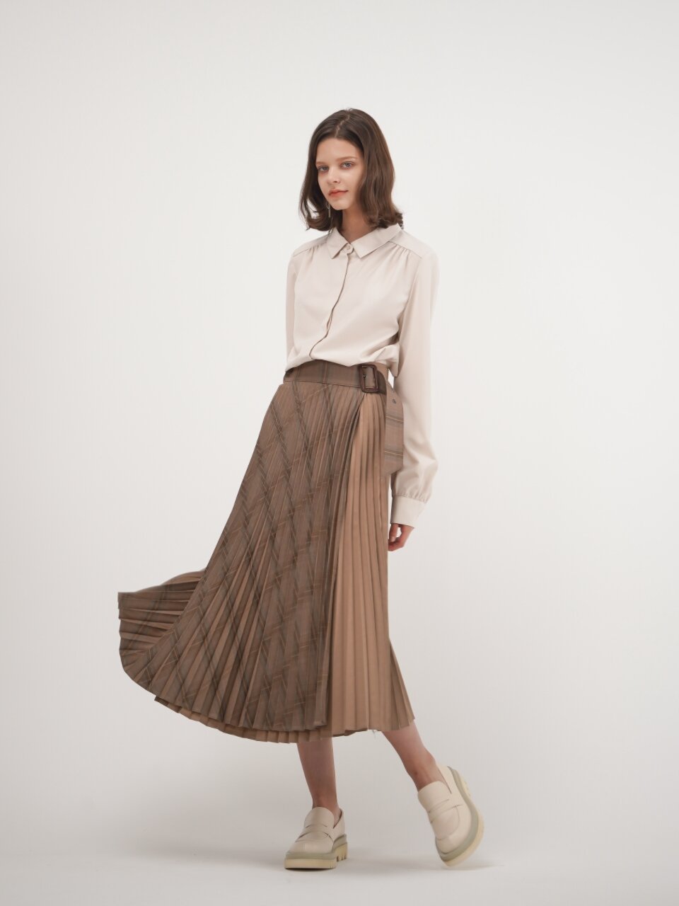 Patched Pleated Wrap Skirt_Sand