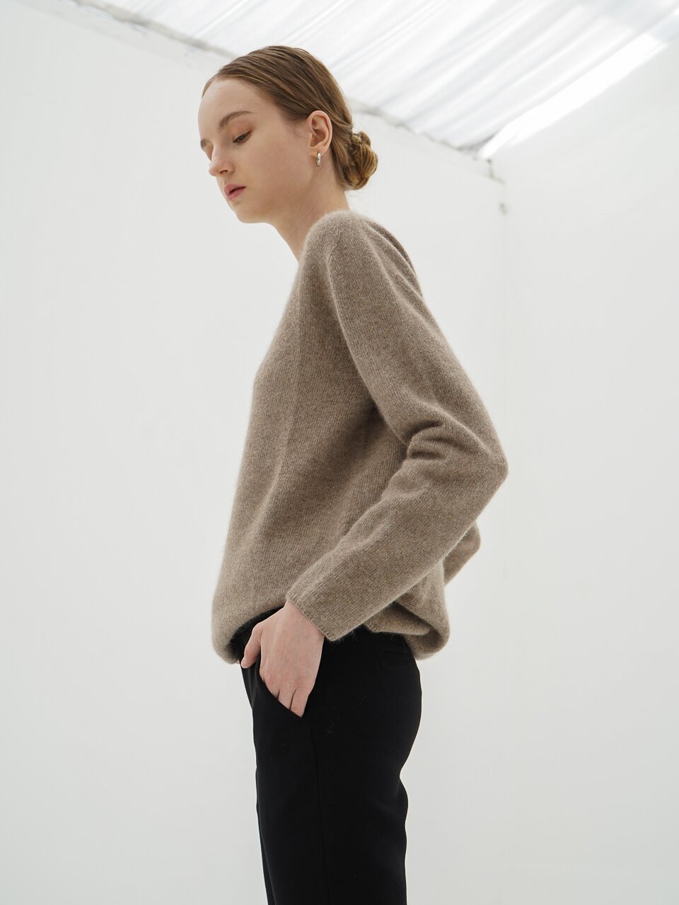 Raccoon Round-neck Knit_D.Beige