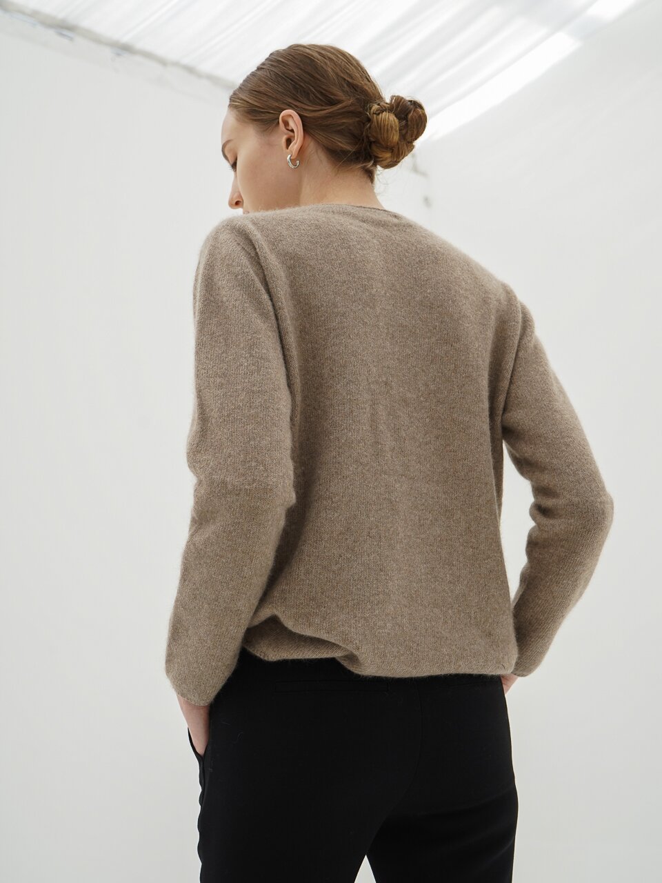 Raccoon Round-neck Knit_D.Beige