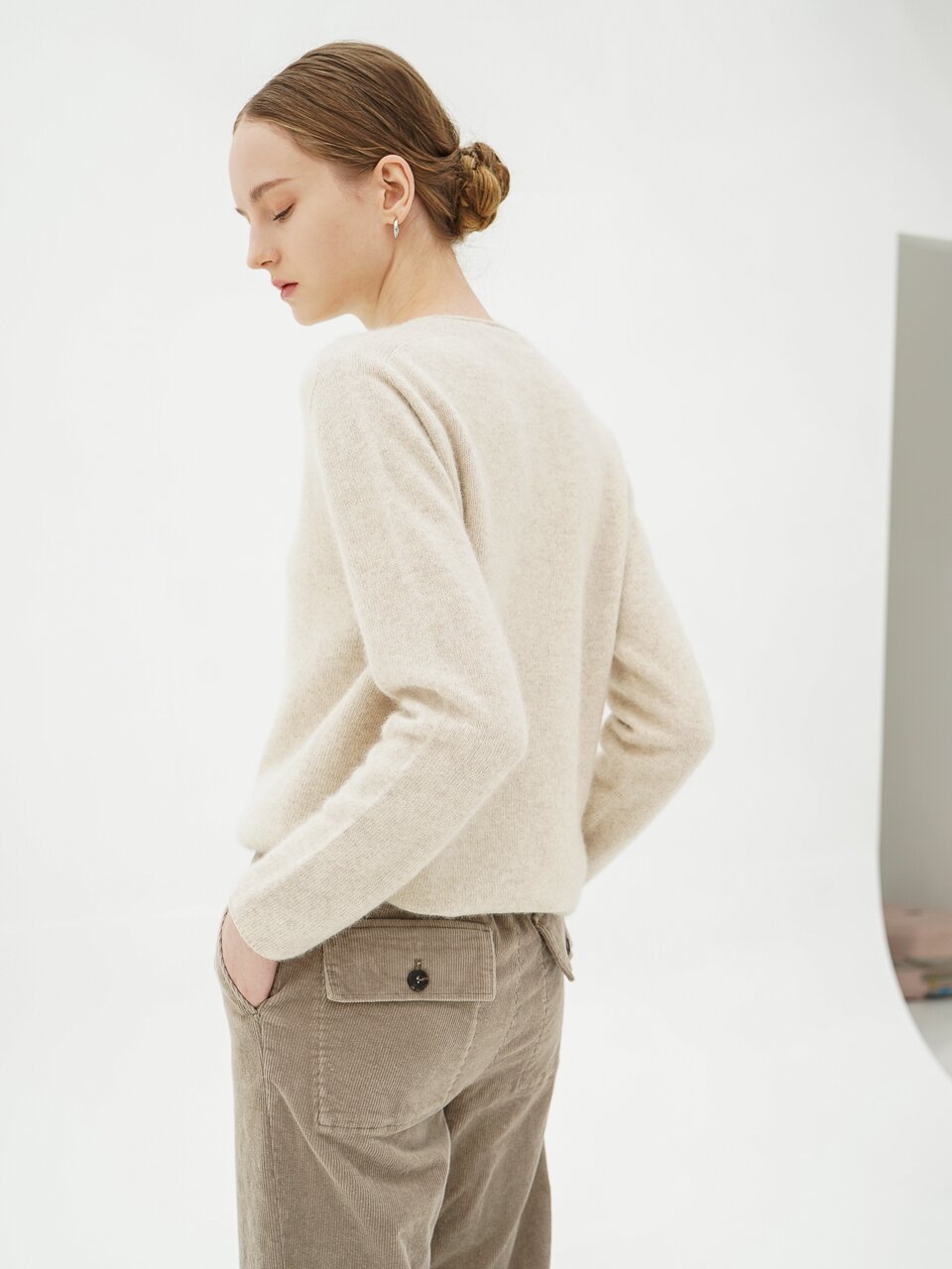 Raccoon Round-neck Knit_D.Beige