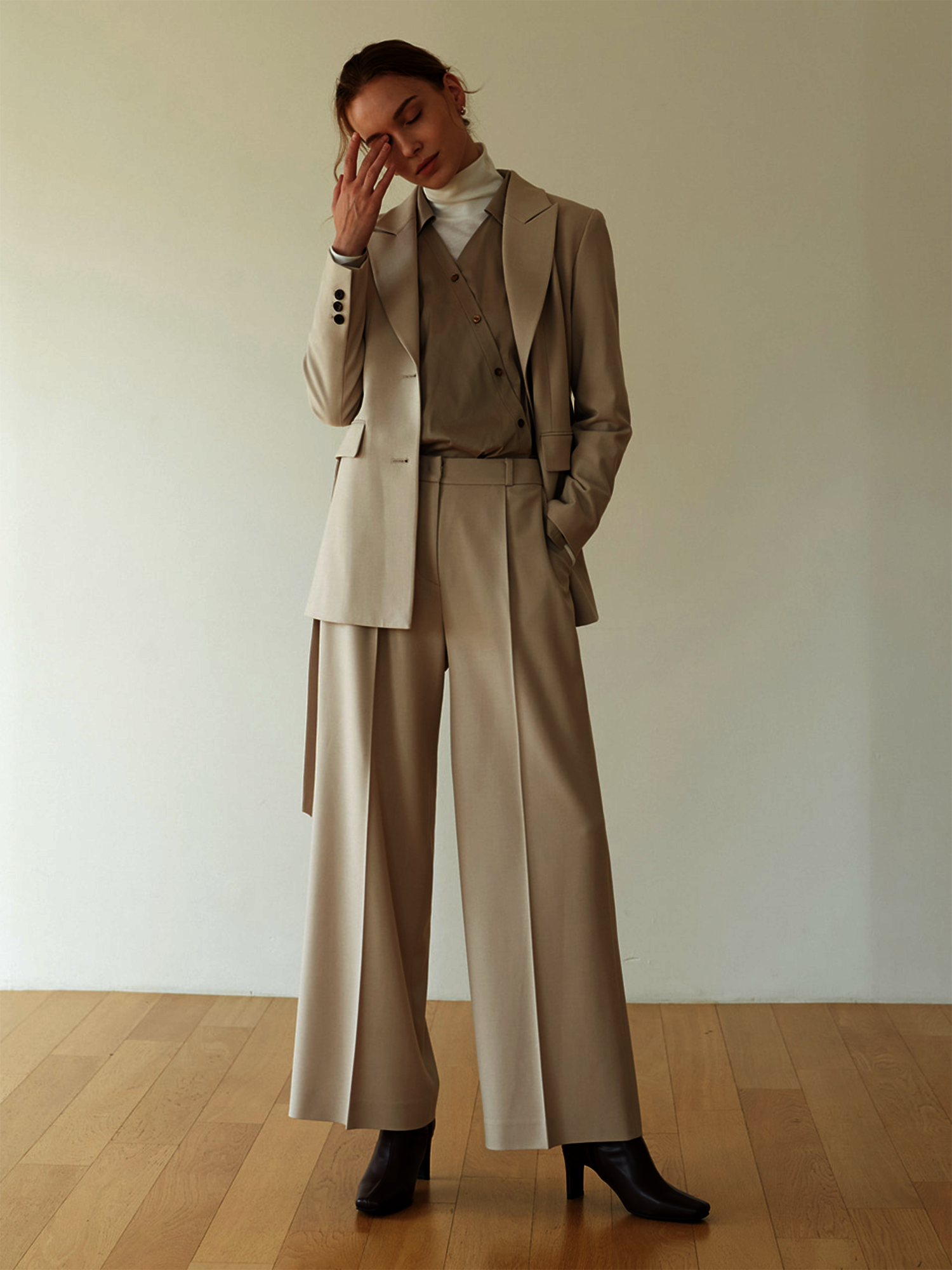 LEMARAIS CLASSIC SUIT _BEIGE