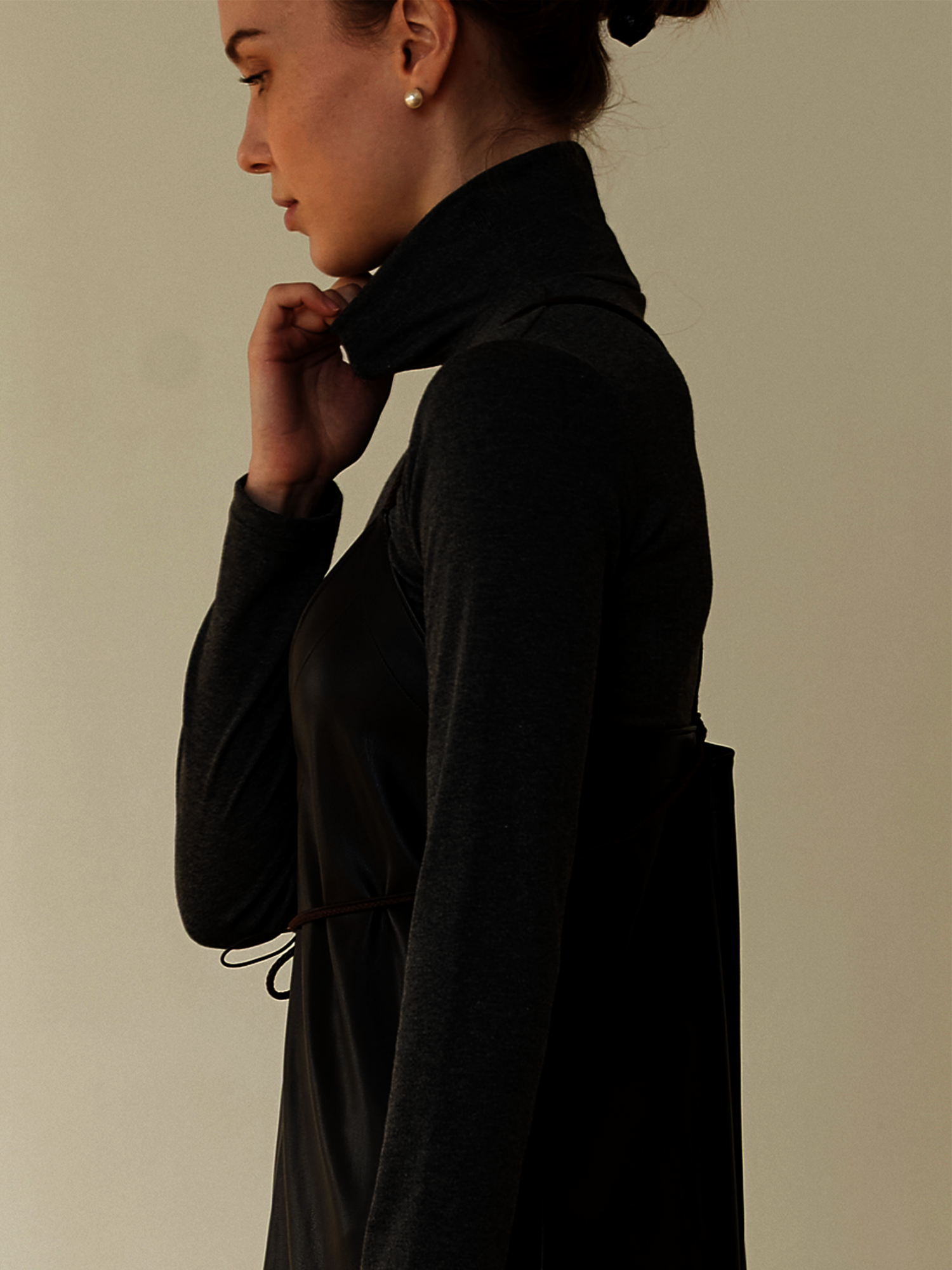 SOFT GREY TURTLE NECK SHIRT