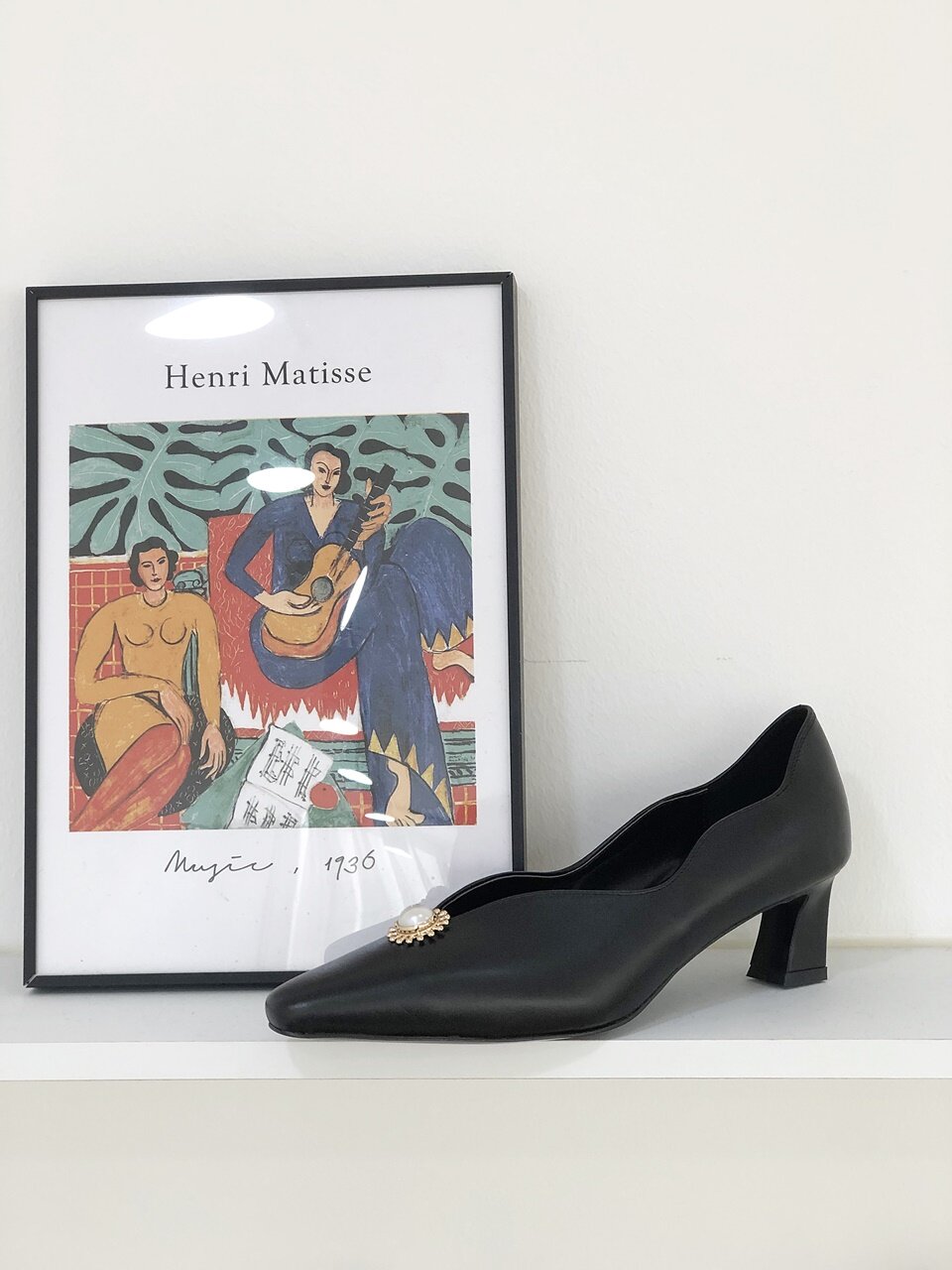 vintage pearl wave pumps_ black