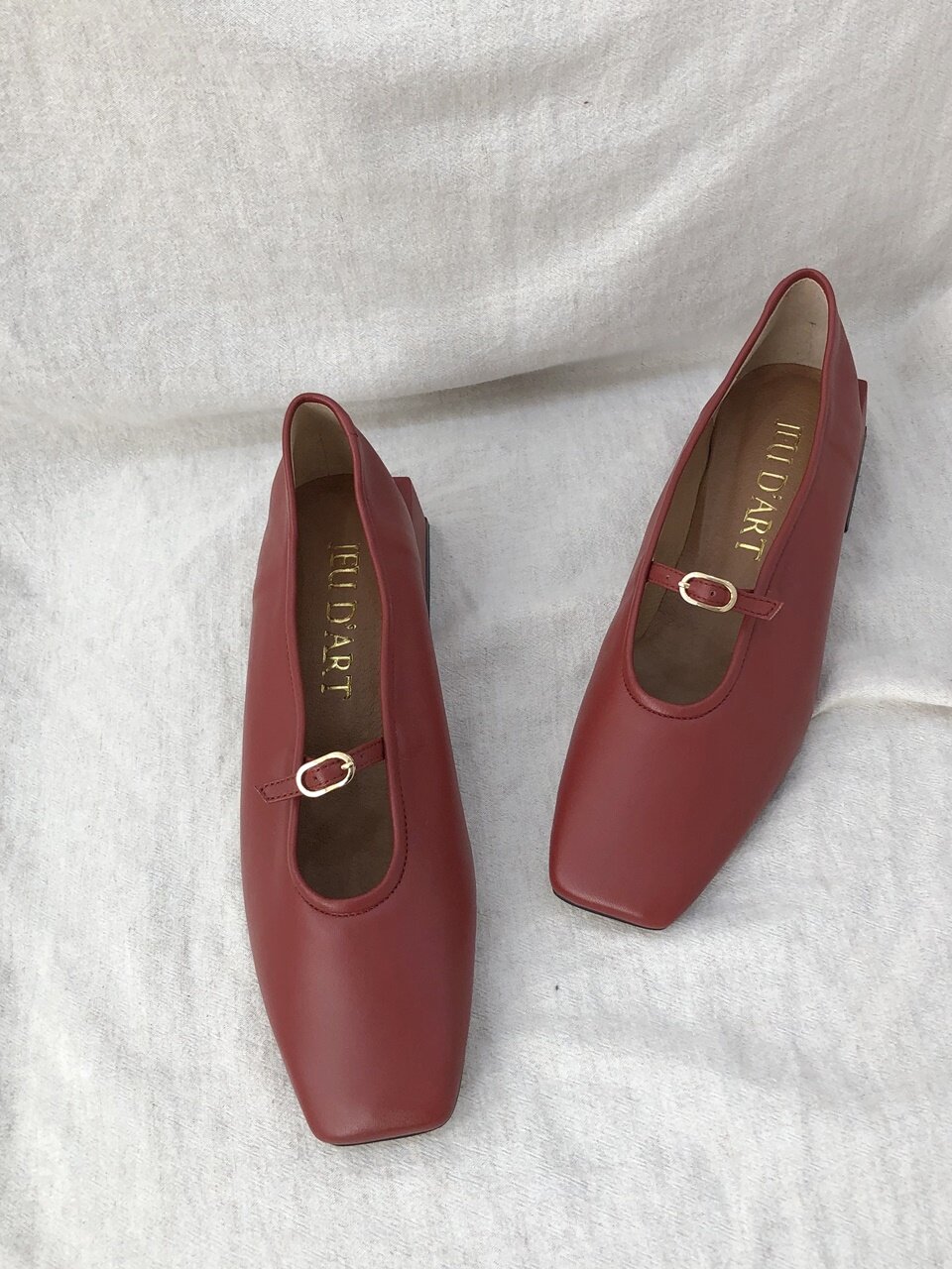 square monet buckle flat _brick