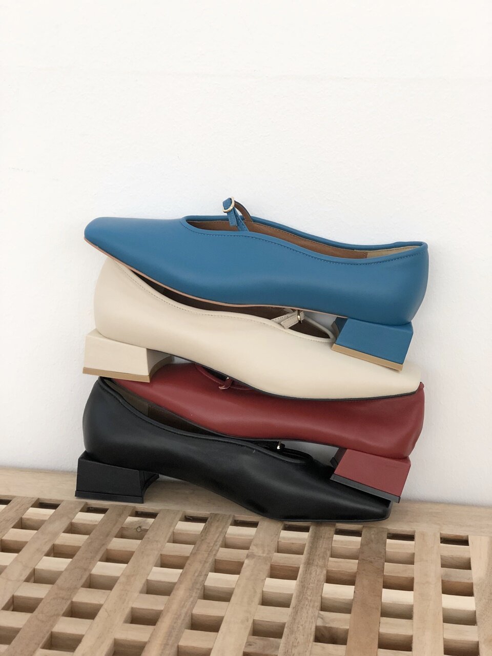 square monet buckle flat _brick