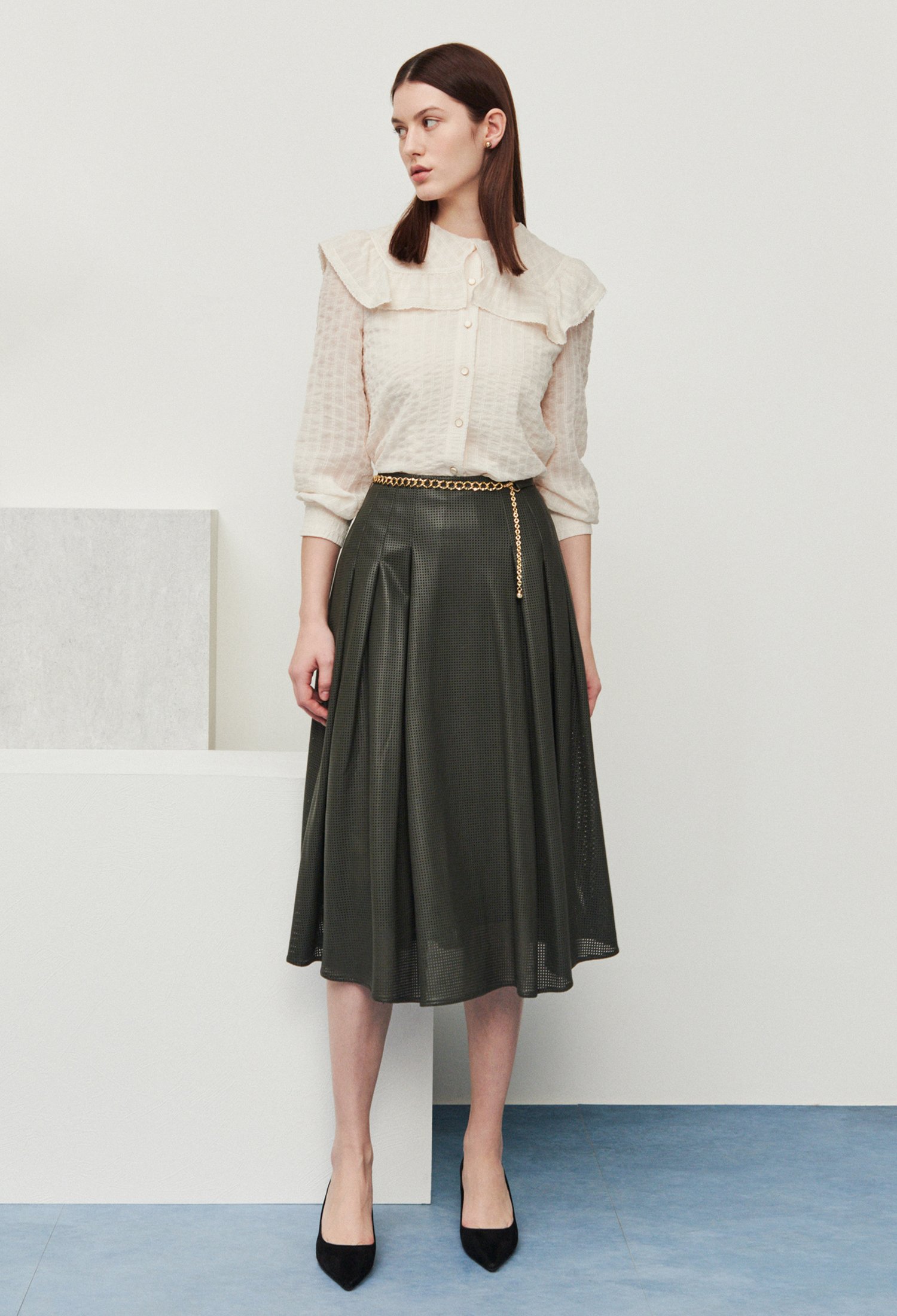 레이스 세일러 칼라 블라우스 (IVORY)