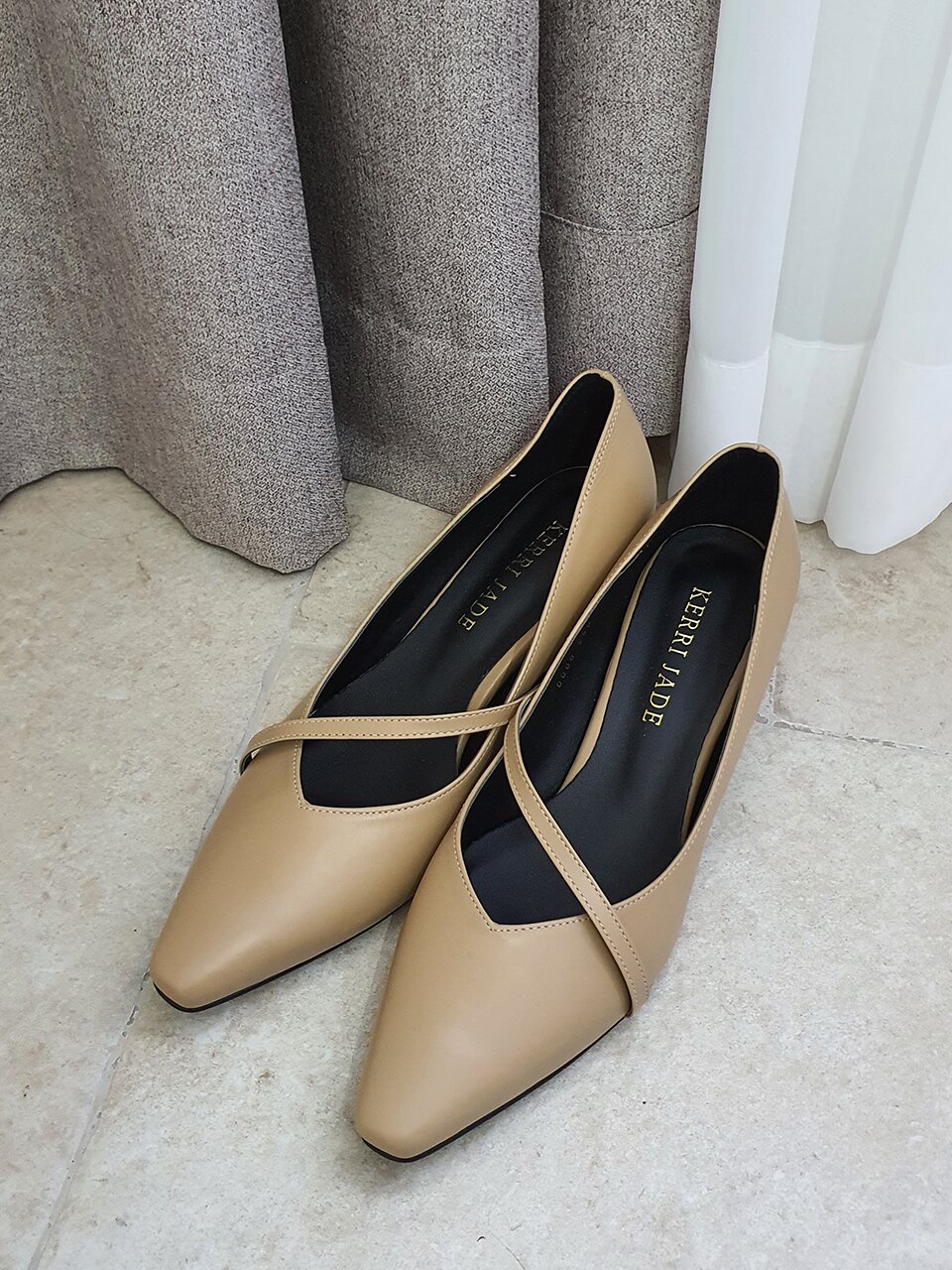 Two Way Pumps_Beige