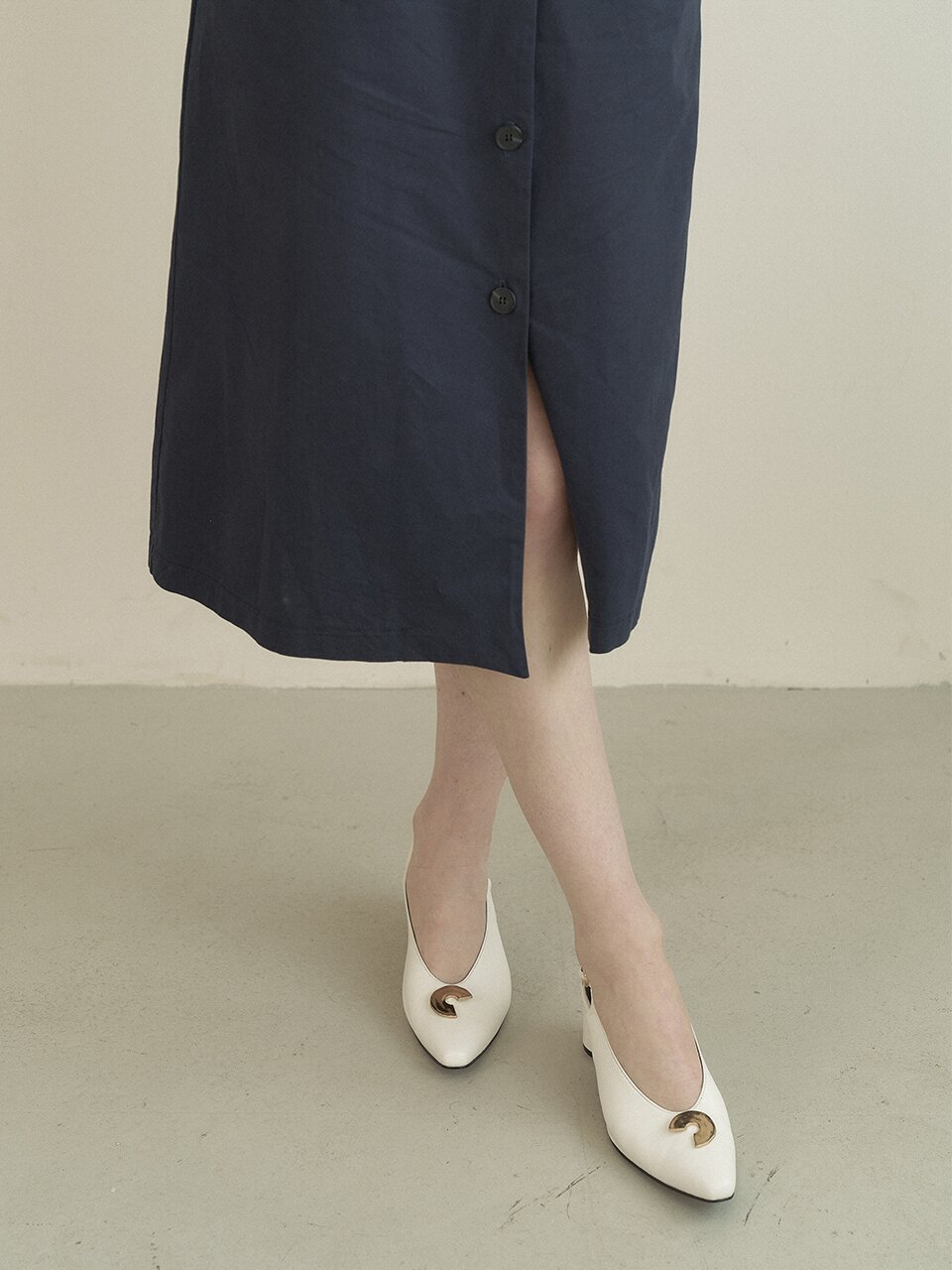 HalfMoon Slingback_CreamWhite