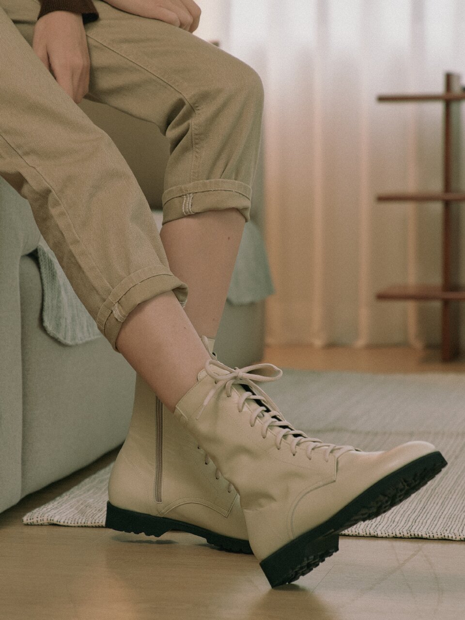 Flat Walker Boots_Ivory