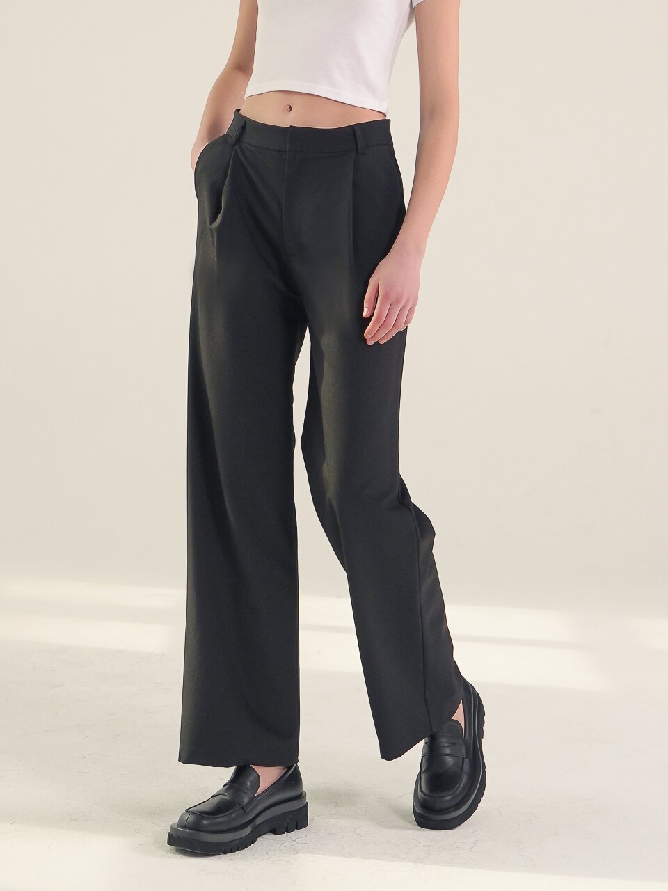 Pintuck Detail Semi Wide Slacks_Black