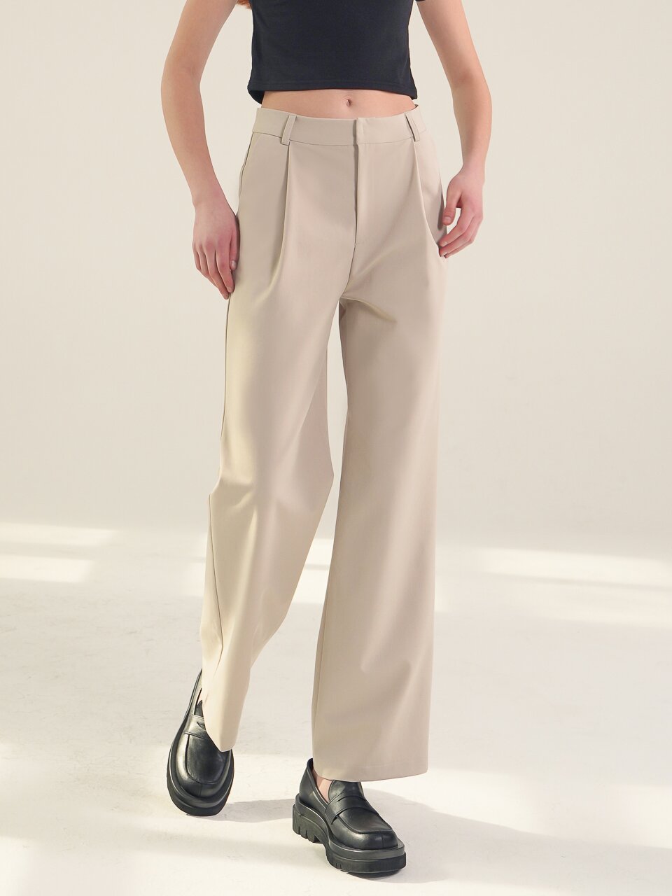 Pintuck Detail Semi Wide Slacks_Black