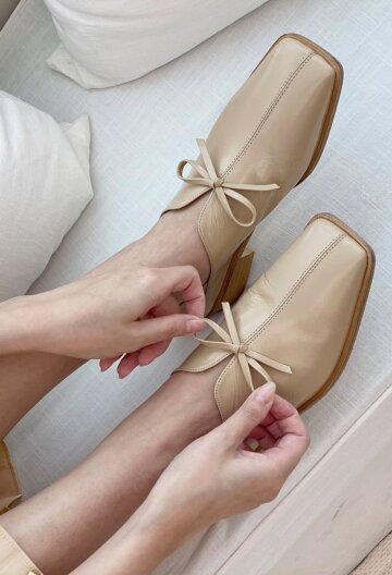  Baguette ribbon loafer beige