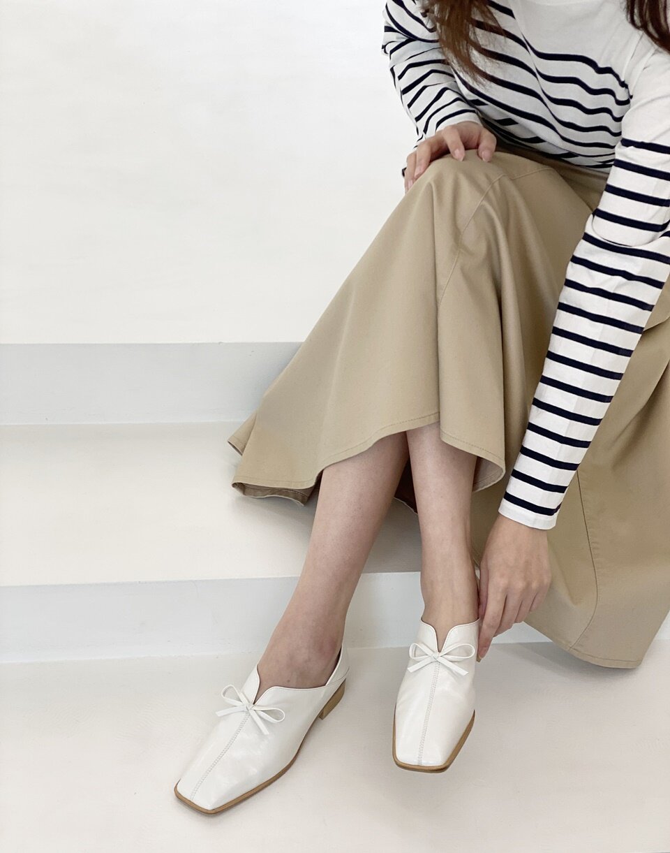 Baguette ribbon loafer white
