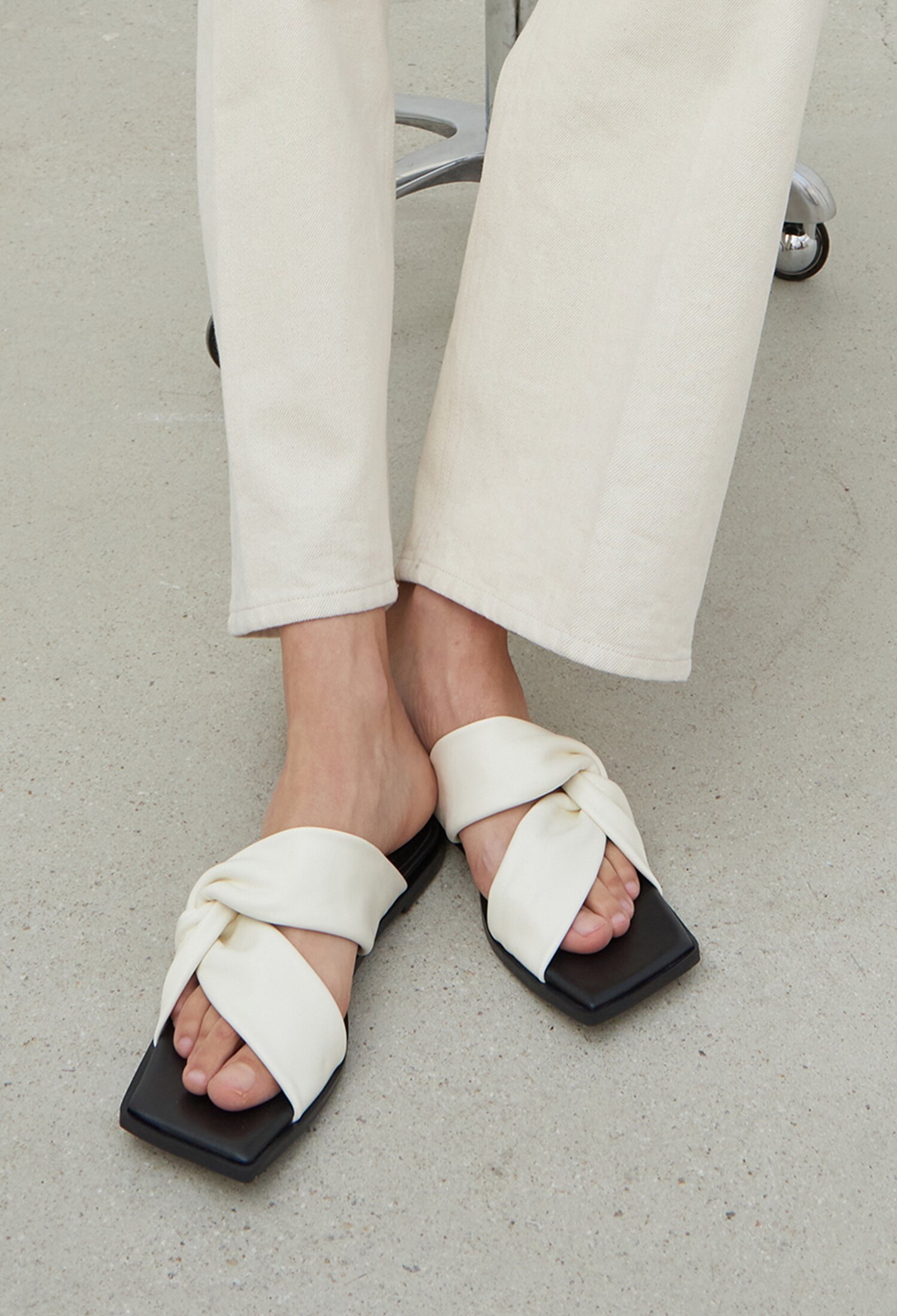 Alice Leather Slides Ivory