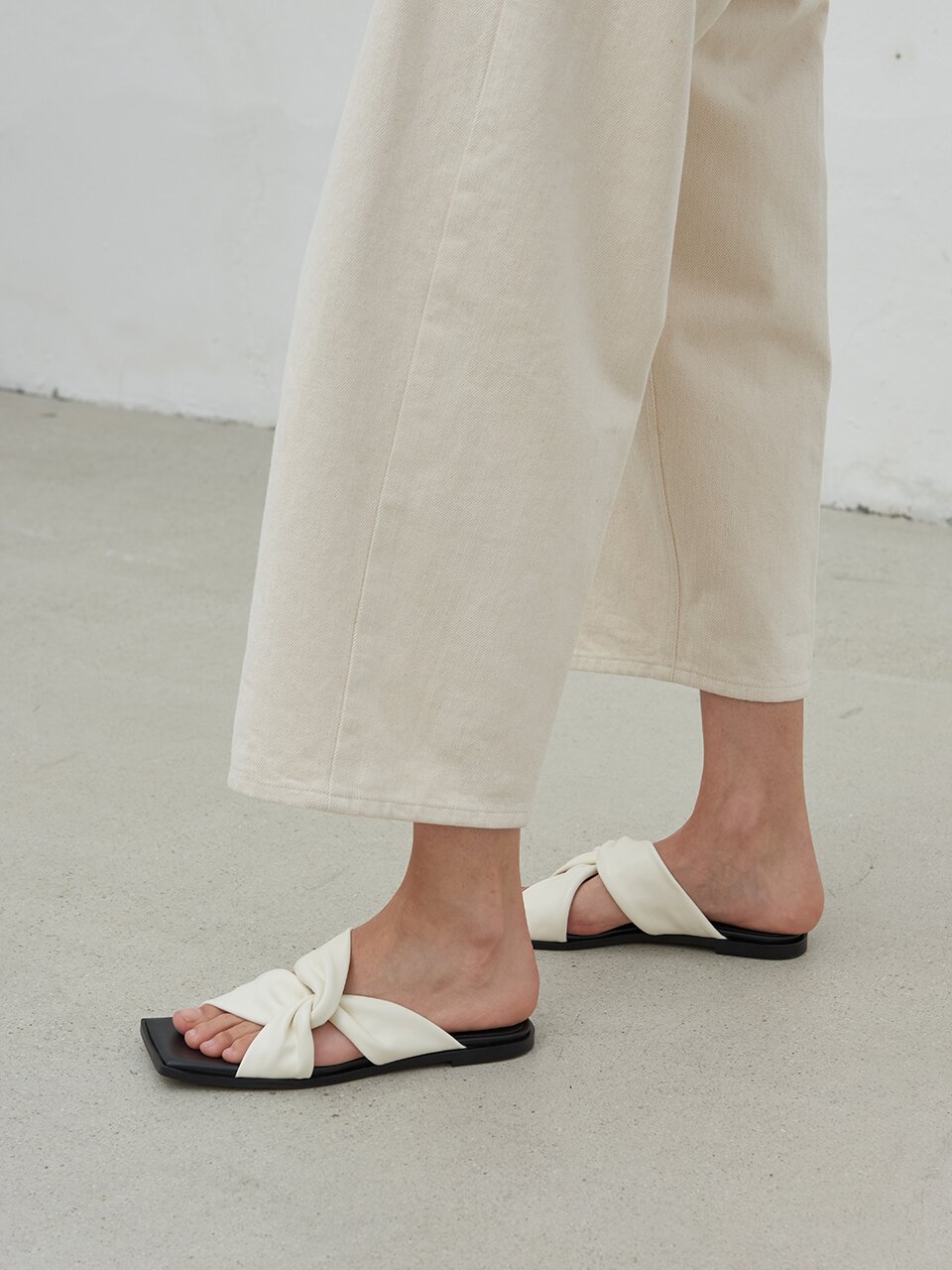 Alice Leather Slides Ivory