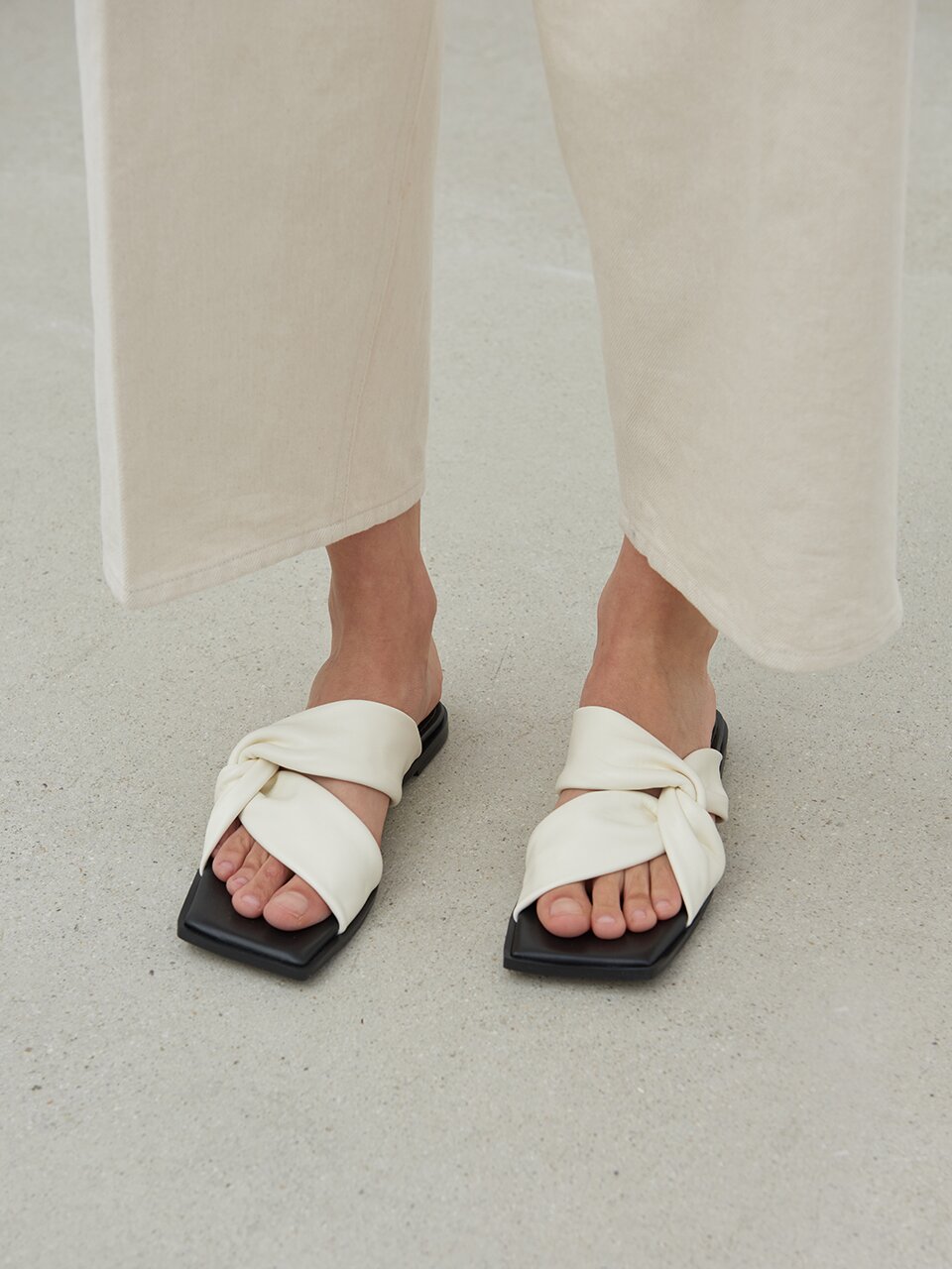 Alice Leather Slides Ivory