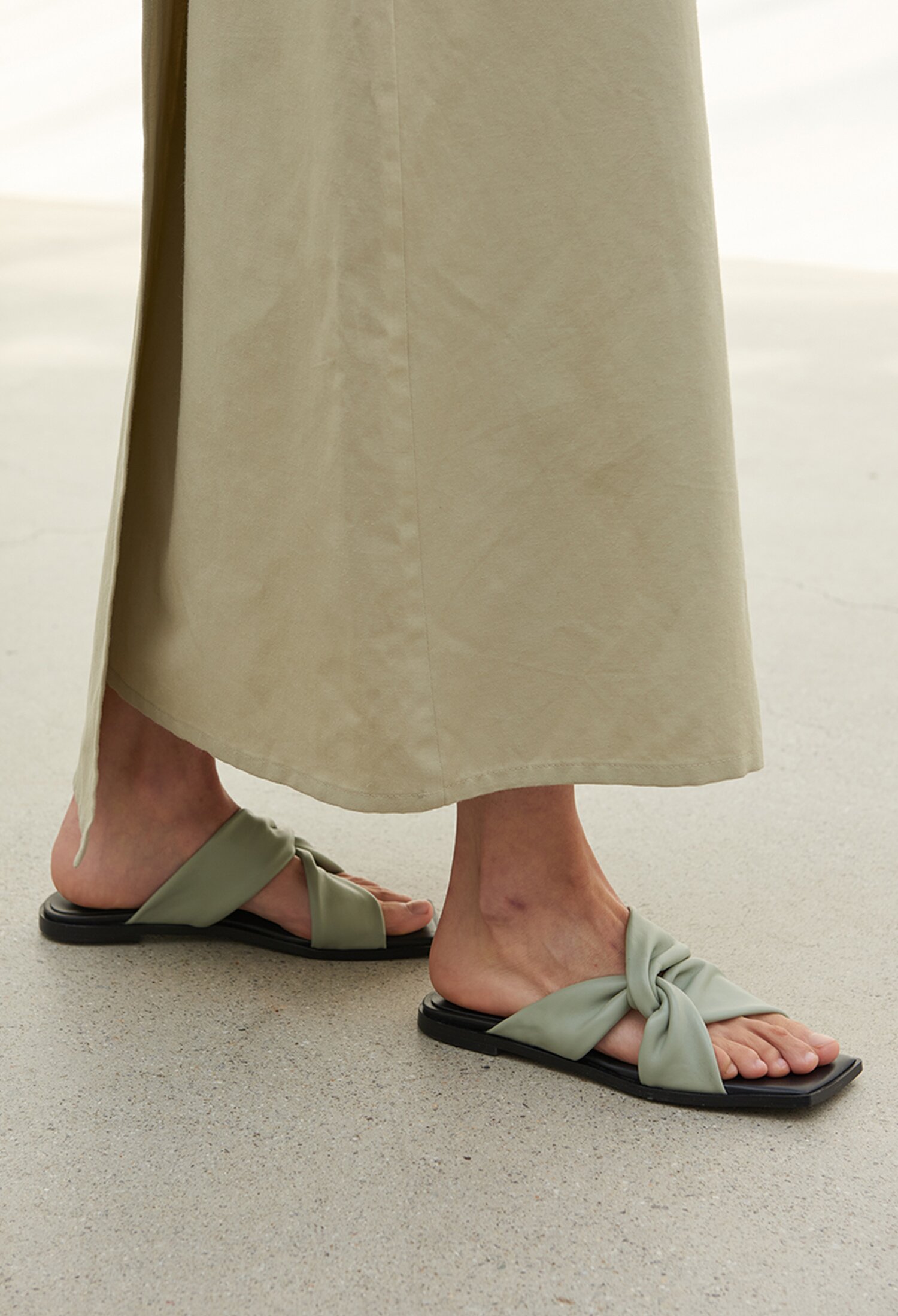 Alice Leather Slides Mint Grey