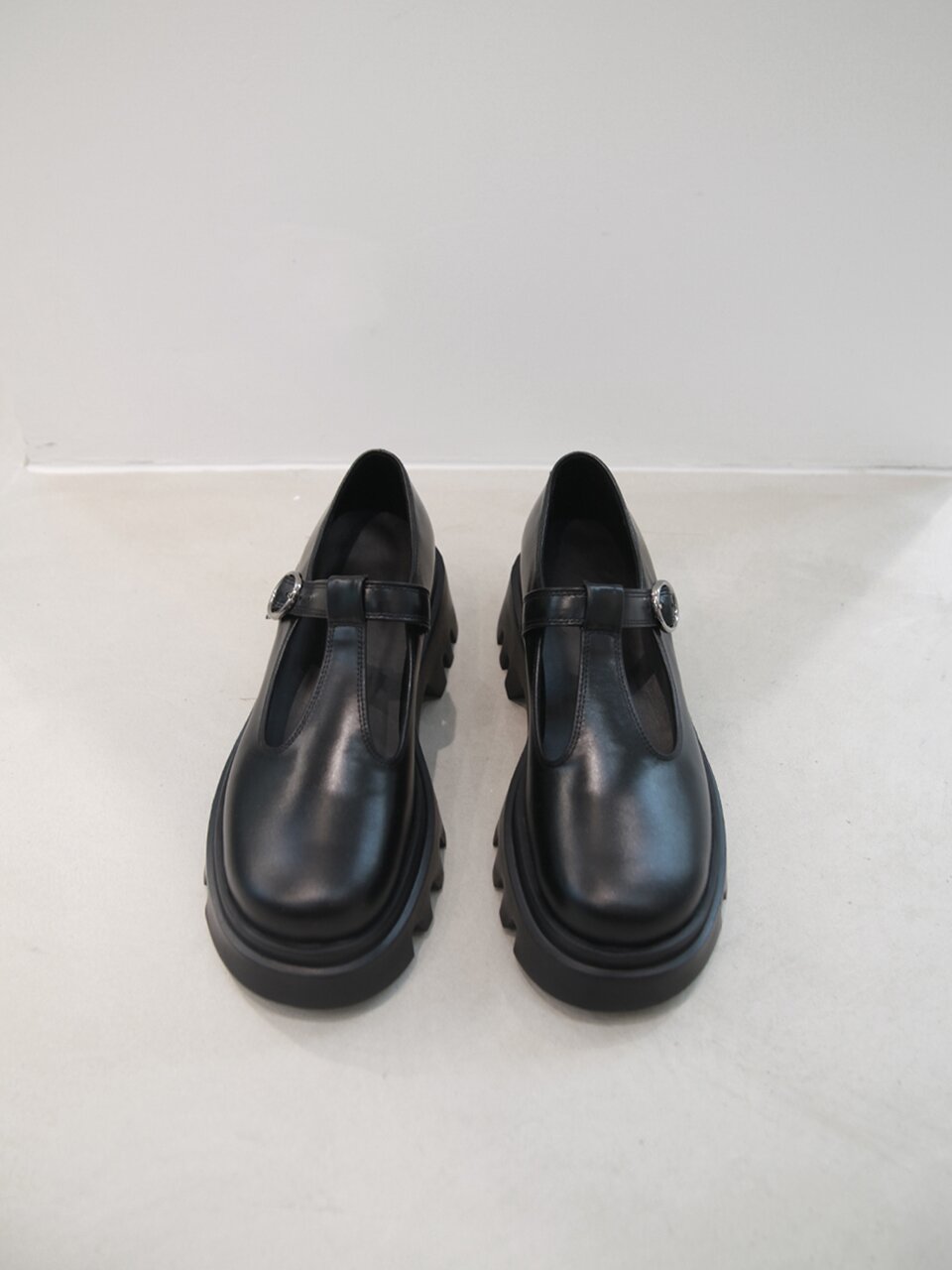 Gabriel T-Strap Loafers Black