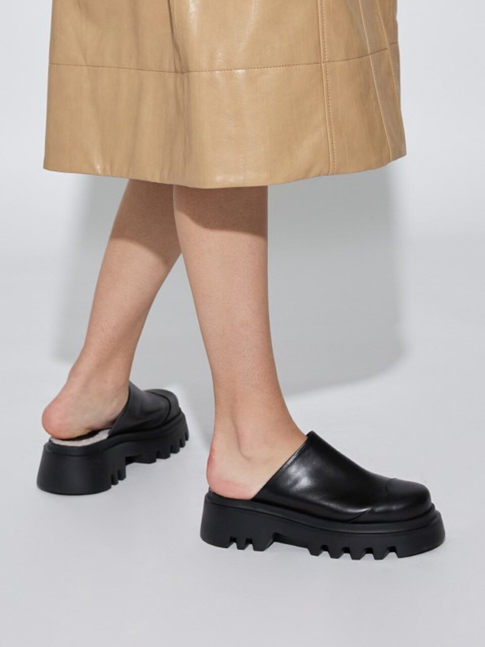 Lucas Shearling-Lined Mules Black