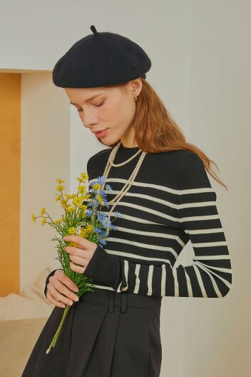 스트라이프 골지 라운드 기본 슬림 니트 (블랙)