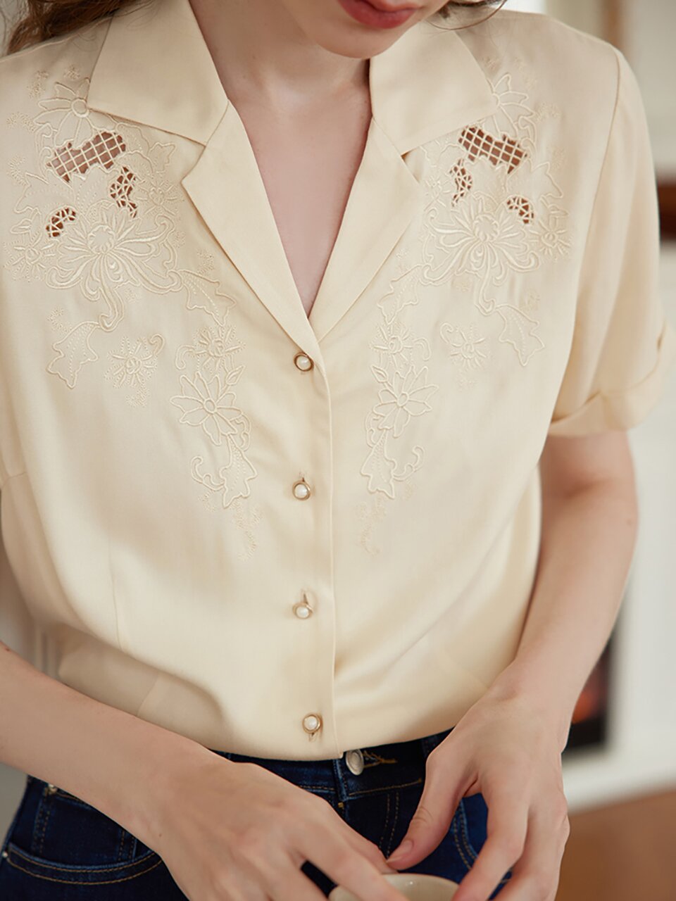 Daisy open collar half short sleeve shirt