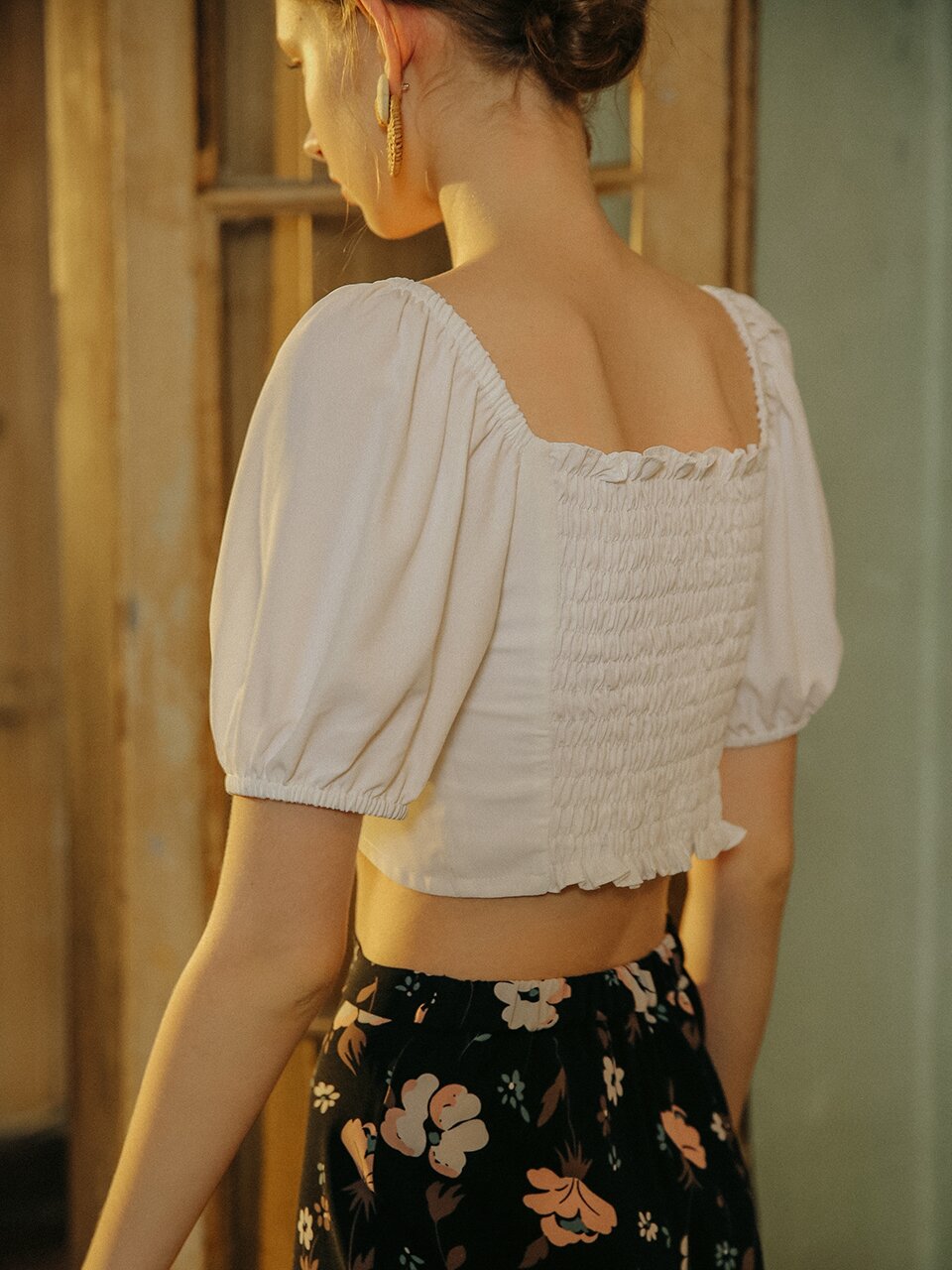 Simple shirring white blouse