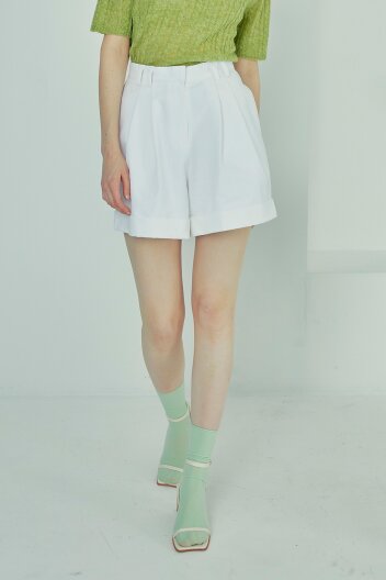 카브라 4부 핀턱 면 숏 팬츠 (화이트)