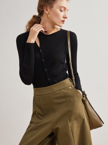 Ozie cast spells pants