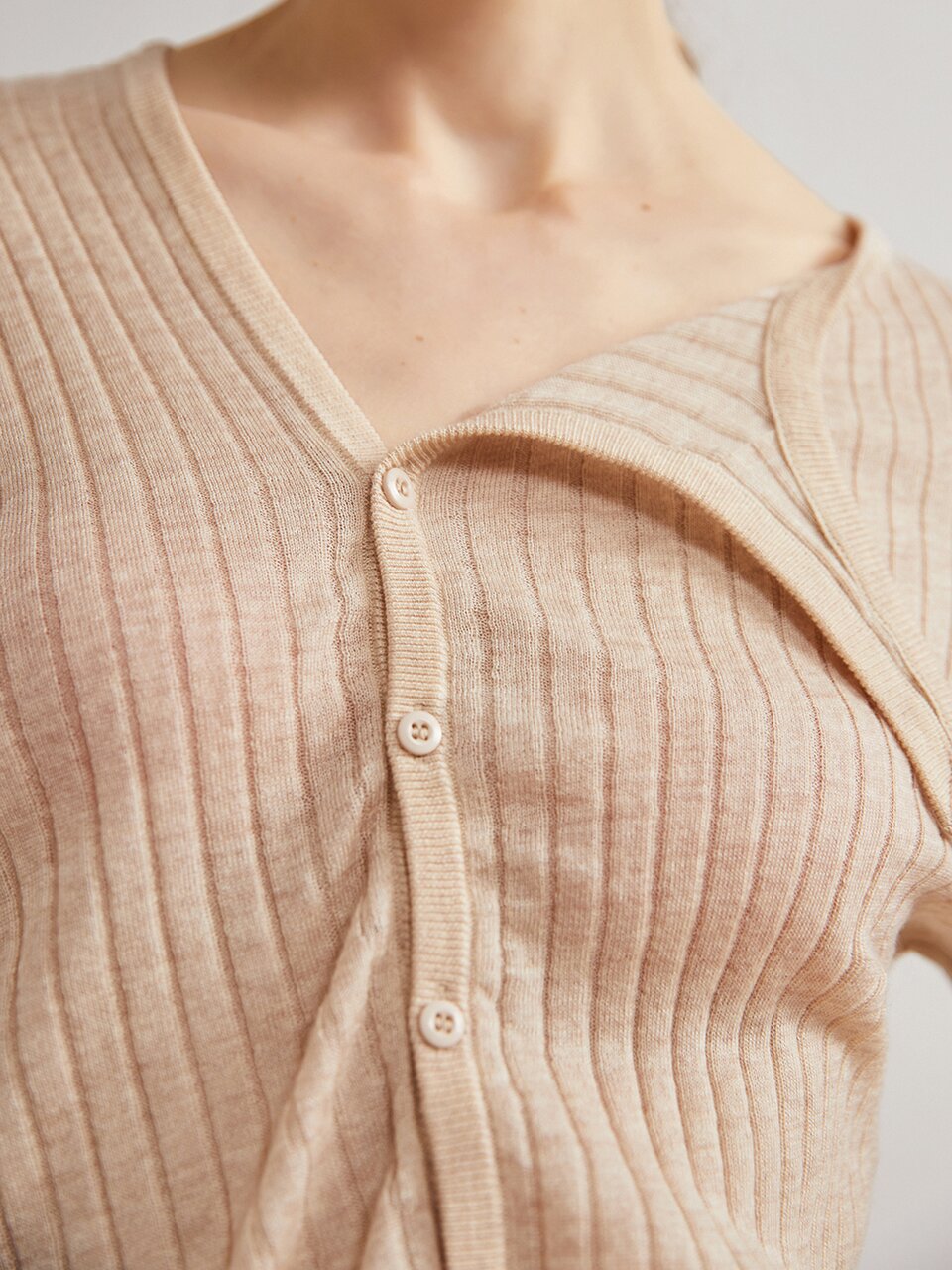 Ozie diagonal line cross cardigan_beige
