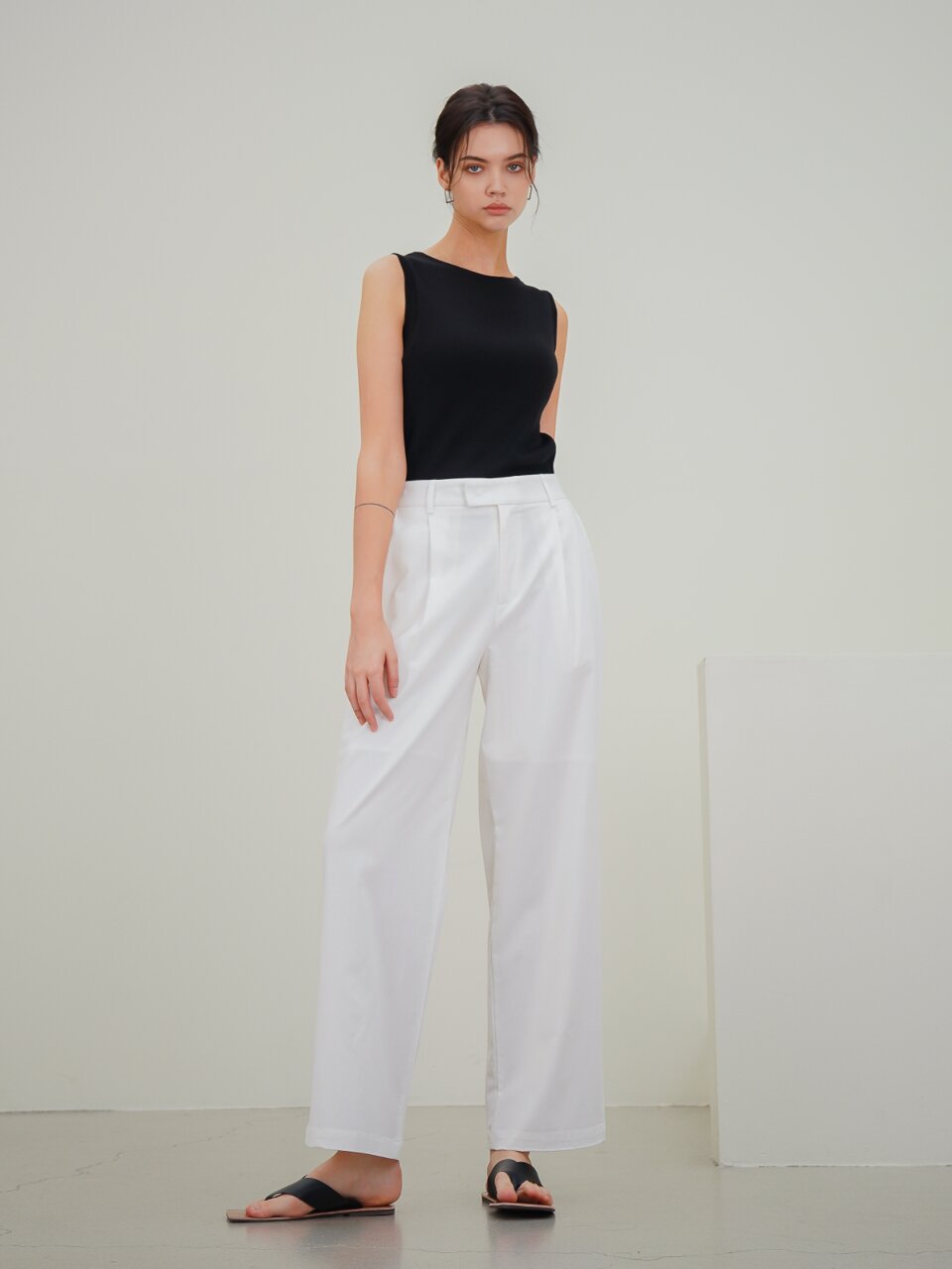 Pintuck Semi-Wide Slacks_White