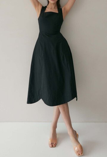 Fiore Sculpted Scallop Mididress (Black)