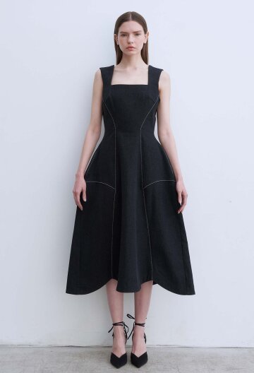 Fiore Sculpted Scallop Mididress (Gentle Black)