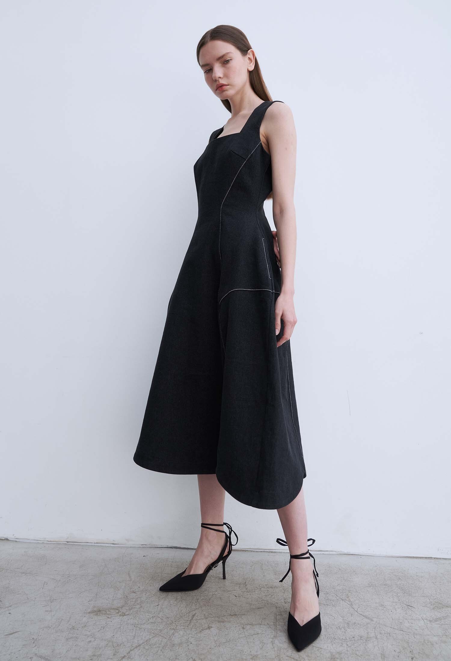 Fiore Sculpted Scallop Mididress (Gentle Black)