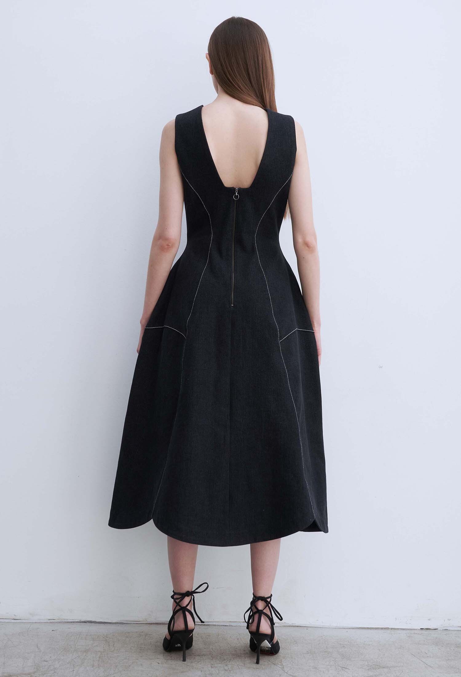 Fiore Sculpted Scallop Mididress (Gentle Black)