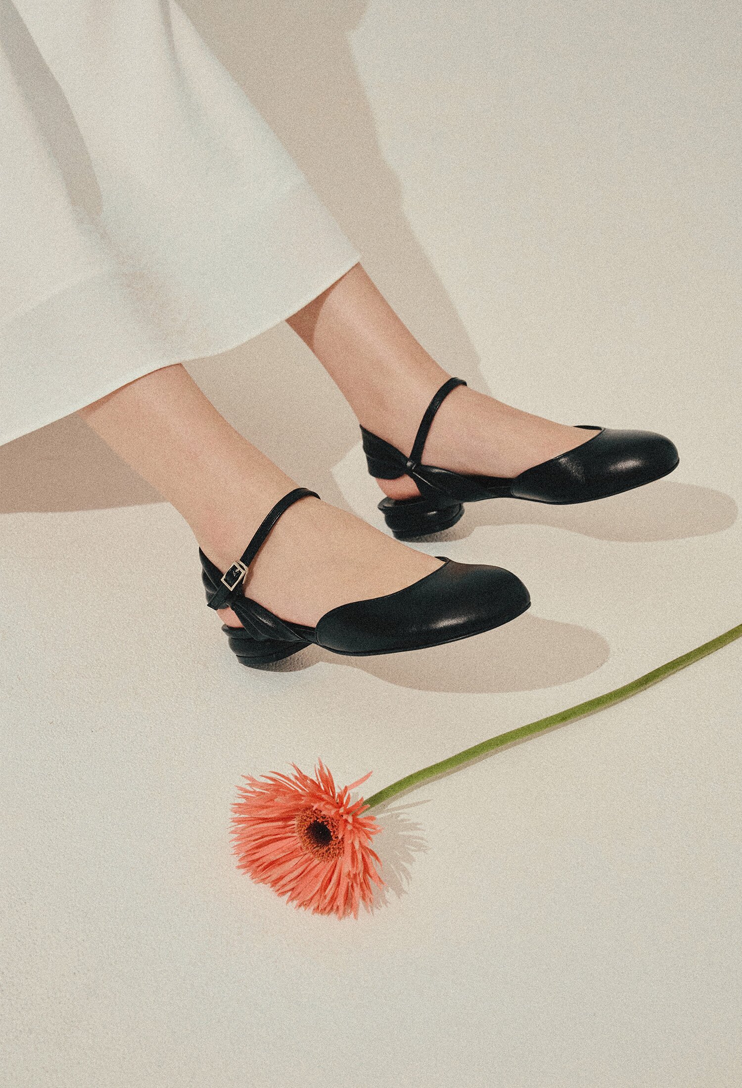 Sling back_D046BK Ribonii