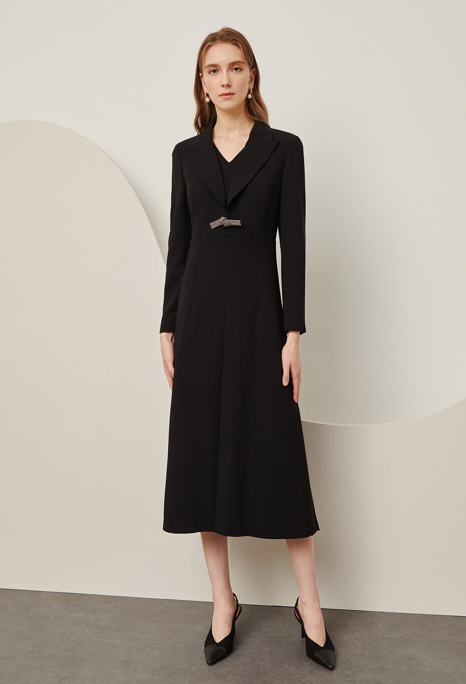 턱 디테일 테일러드 원피스 (BLACK)