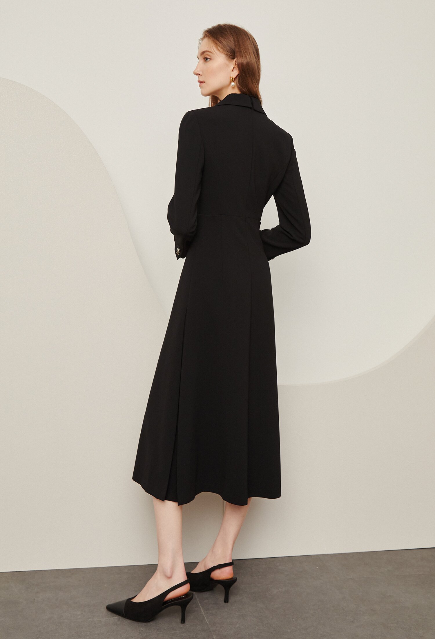 턱 디테일 테일러드 원피스 (BLACK)