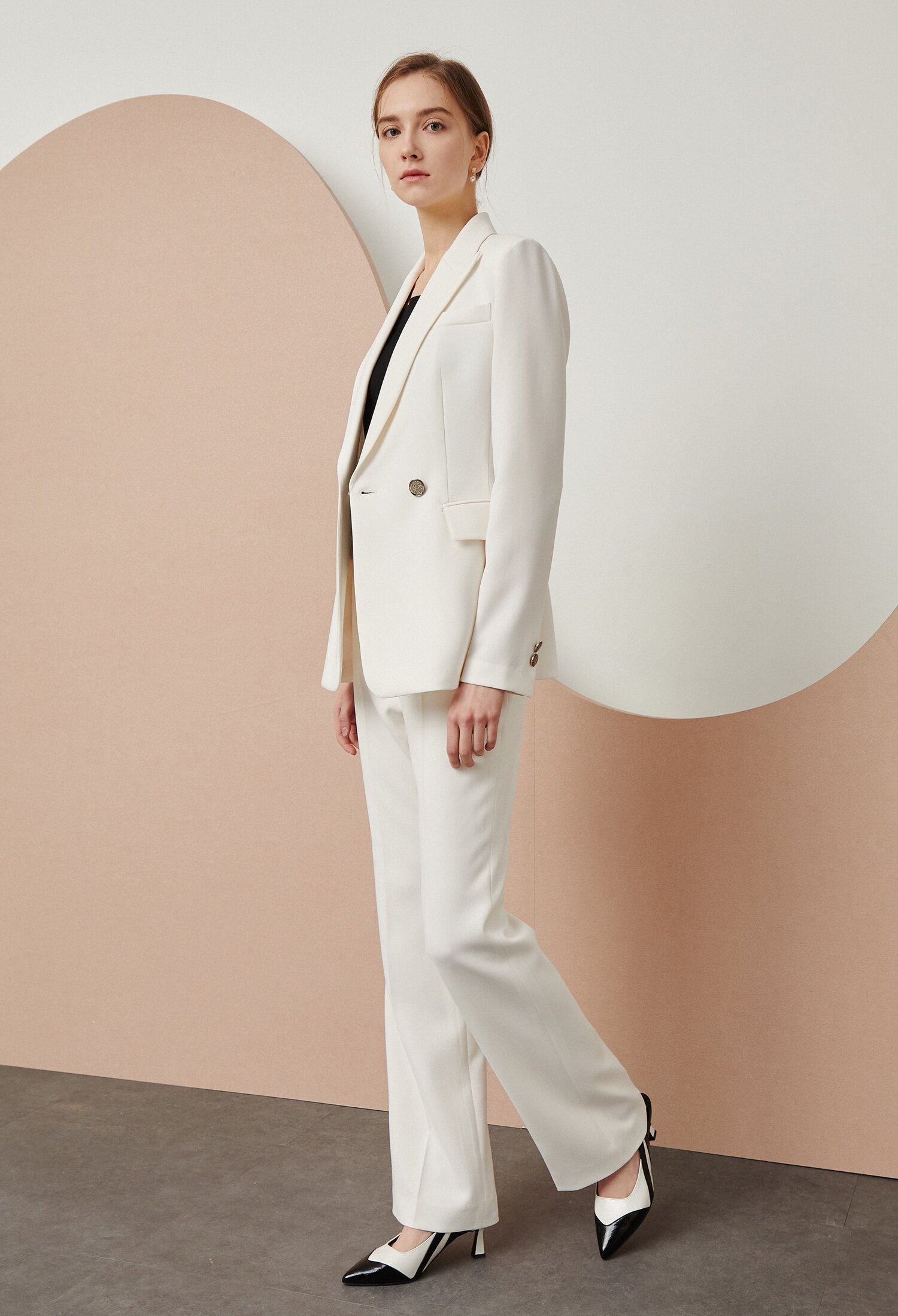 피크드 칼라 더블 재킷 (WHITE)
