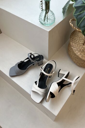 웨이브 라인 샌들_2color